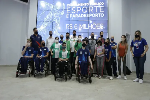 Foto relacionada a notícia: Paranhos homologa chamamento público de R$ 6,3 milhões para o esporte e paradesporto