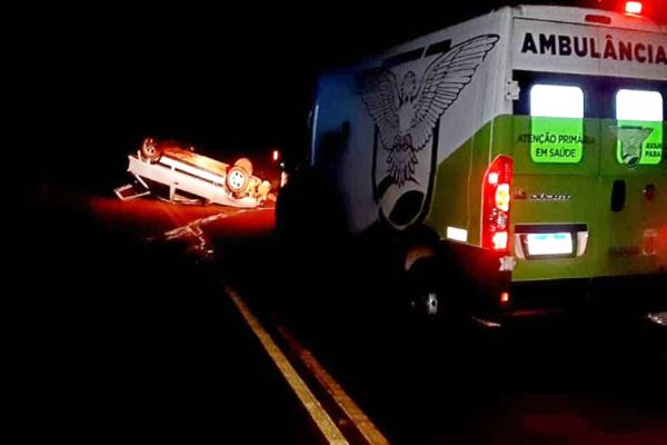 Capotamento é registrado na rodovia PR-180, em Boa Vista da Aparecida