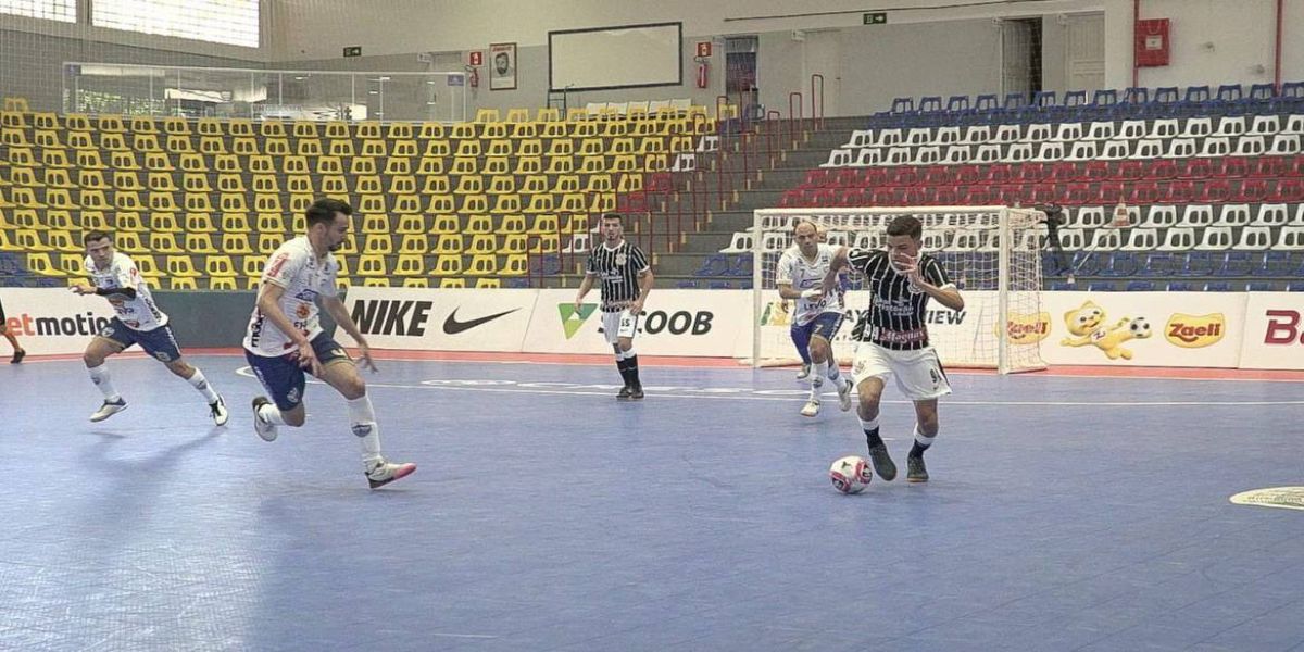 LNF: Umuarama bate Corinthians e frustra classificação dos paulistas