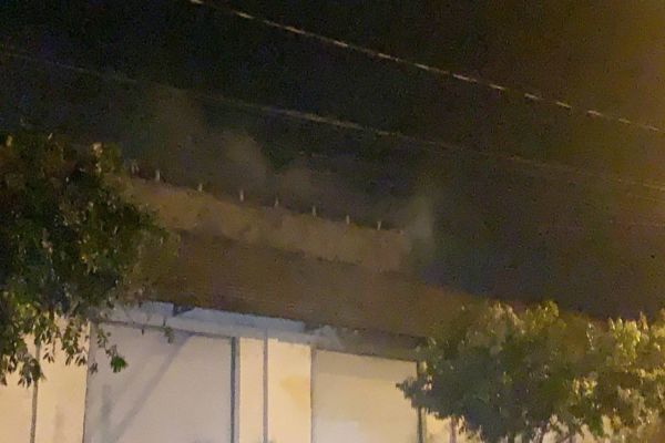 Imagem referente a notícia: Fogo em churrasqueira mobiliza Corpo de Bombeiros no Jardim Nova Cidade