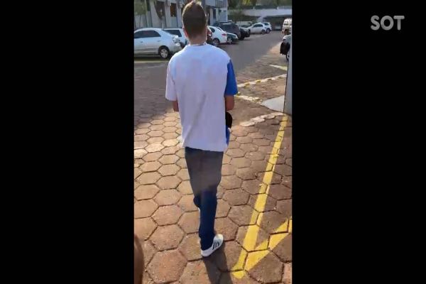 Imagem referente a notícia: DH apreende jovem suspeito do homicídio de João Vitor de Moura