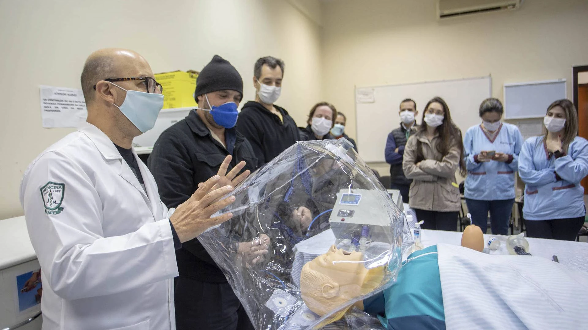 Foto relacionada a notícia: Hospitais universitários estaduais se tornam referência no enfrentamento da pandemia
