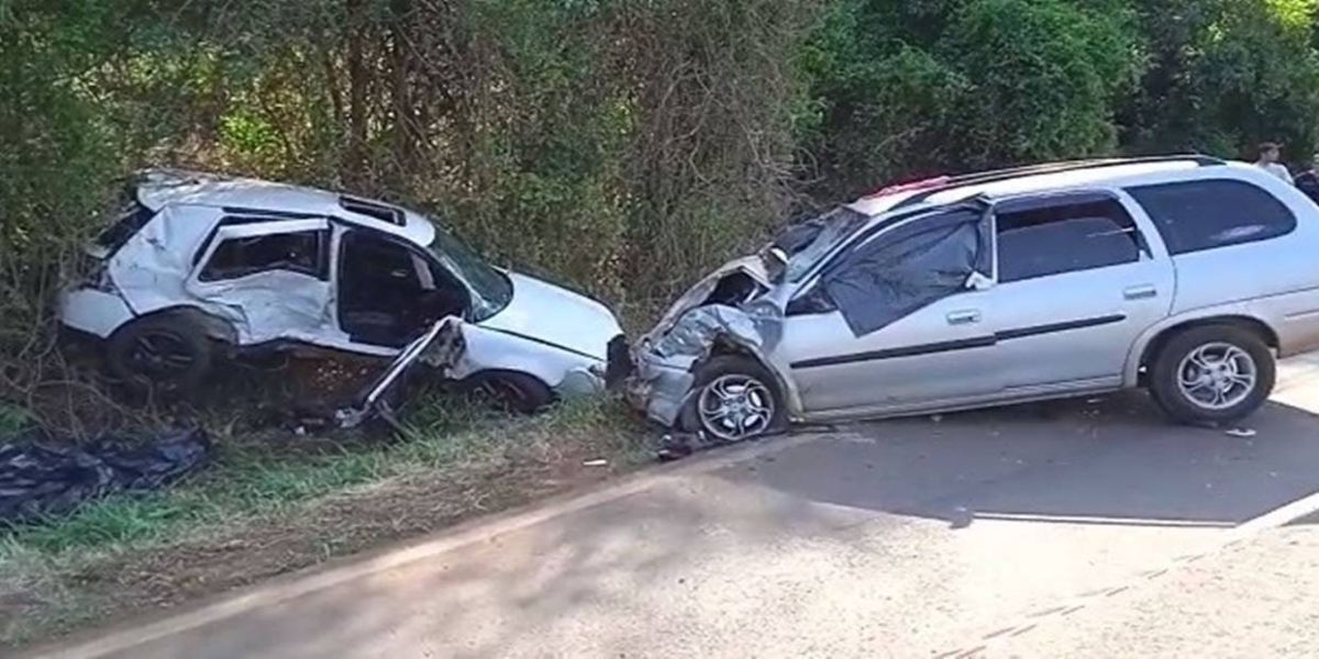 Gravíssimo acidente deixa dois mortos e quatro feridos na PR-475