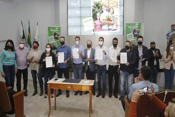 Agricultores comemoram ampliação do Programa Alimentar