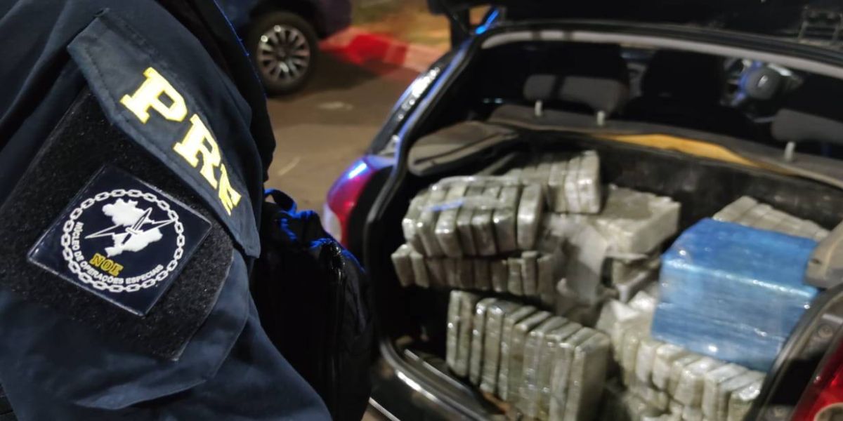 PRF apreende 211 kg de maconha em Santa Terezinha do Itaipu