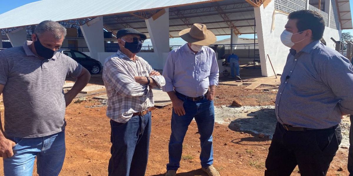 Deputado Gugu Bueno e prefeito Paranhos anunciam a inauguração do Ginásio de Juvinópolis