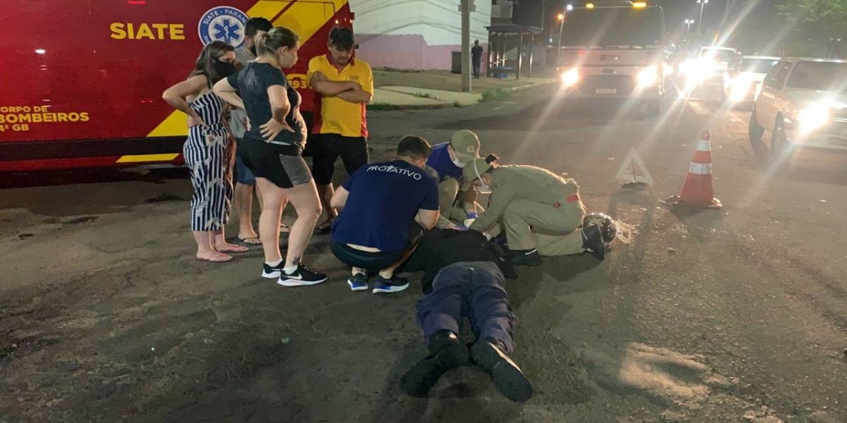 Motociclista sofre fratura em punho após colisão de trânsito na Avenida Rocha Pombo