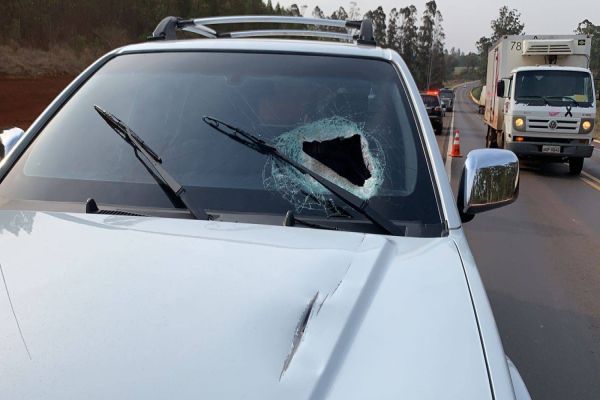 Imagem referente a notícia: Homem morre após ser atingido por peça de caminhão na BR-163 em Cascavel