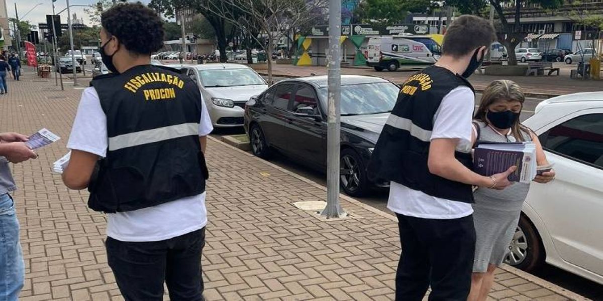 Ação orientativa do Procon lembra o Dia do Cliente em Cascavel