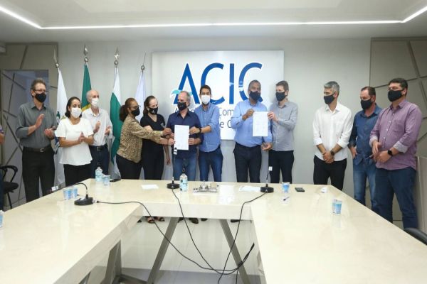 Imagem referente a notícia: Banco de Projetos vai melhorar a captação de recursos para auxiliar crianças, adolescentes e idosos
