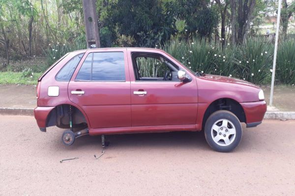 Veículo Gol com alerta de furto é recuperado pela PM no Bairro Santa Cruz