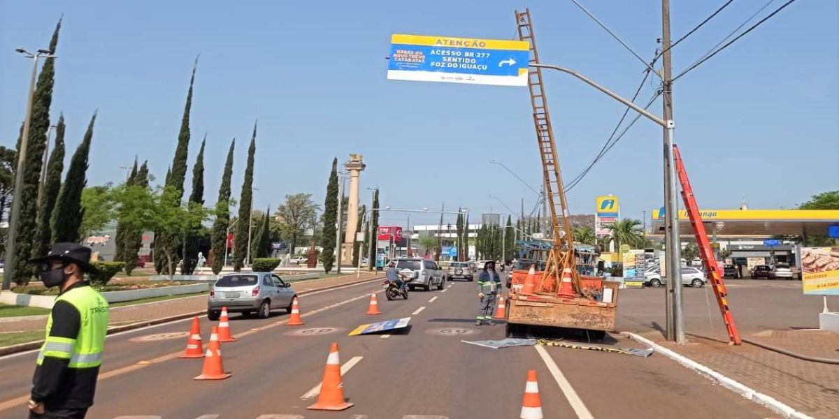Desvie do Trevo Cataratas: rotas alternativas urbanas recebem reforço na sinalização vertical
