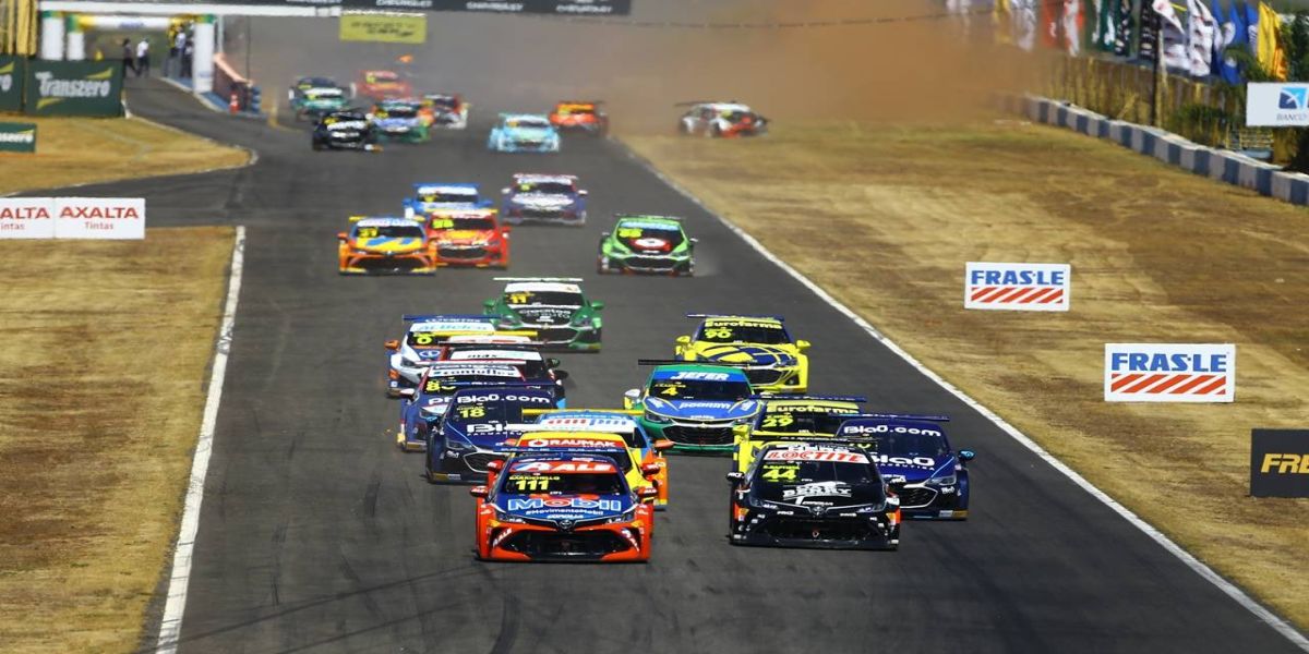 Stock Car: Rubens Barrichello e Ricardo Maurício vencem no sábado quente de Goiânia