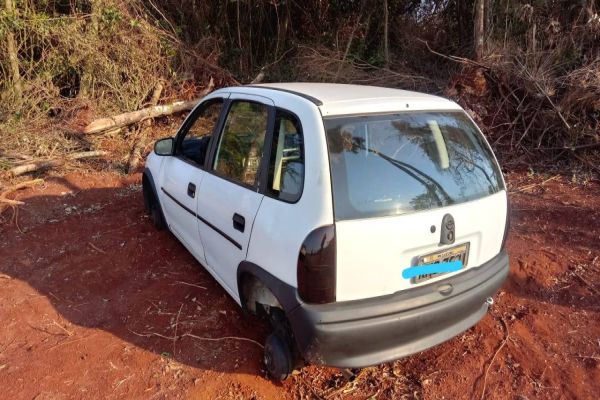 Polícia Militar recupera Corsa com alerta de furto na Comunidade São Brás