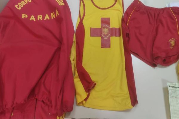 Homem é detido por uso indevido de farda oficial na Rua Paraná