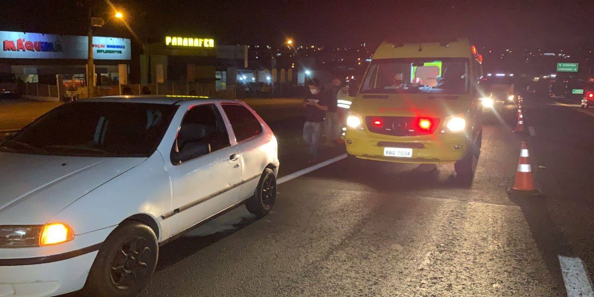 Mulher de 43 anos fica ferida após colisão de trânsito na BR-277 em Cascavel