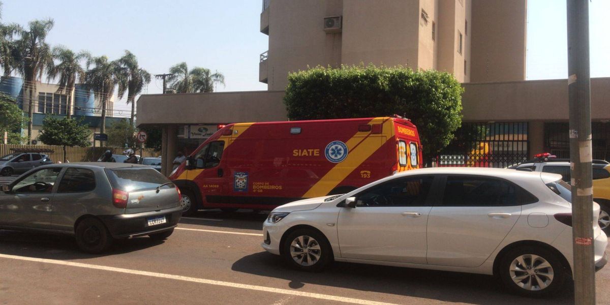 Motociclista fica ferido após queda no Centro de Cascavel