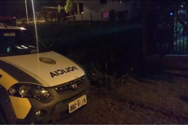 Bebê recém-nascido é encontrado abandonado em terreno baldio, em Dois Vizinhos