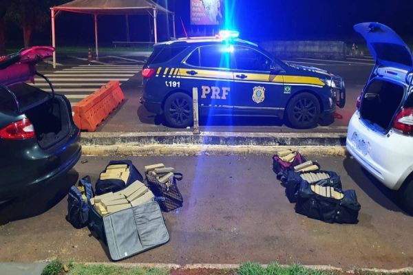 PRF apreende dois veículos carregados com maconha na BR-277