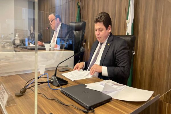 Comissão de Educação aprova maior investimento da história na escola pública do PR, diz Gugu Bueno