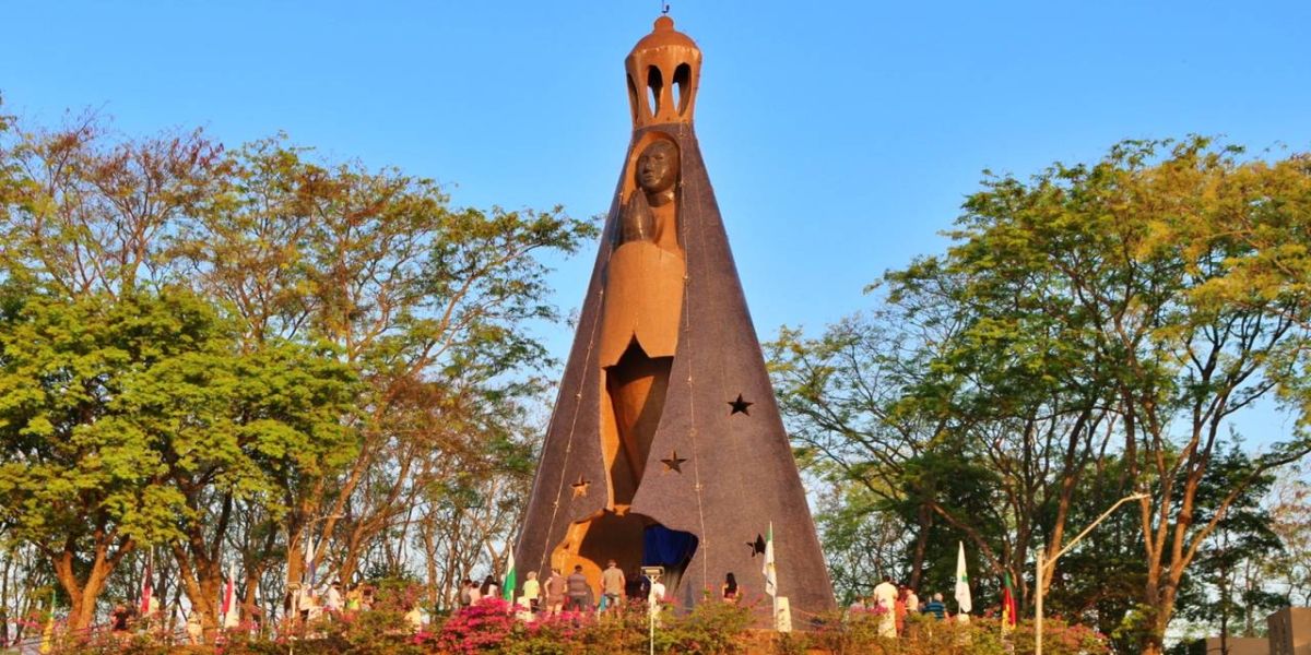 Itaipulândia: Monumento de Nossa Senhora Aparecida espera 50 mil turistas na Semana da Padroeira