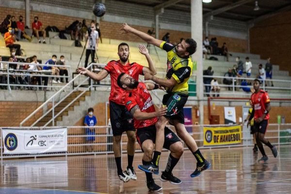 Cascavel vence na estreia da Liga Nacional de Handebol