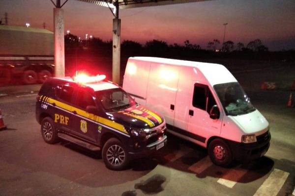 PRF recupera van furtada em Arapongas-PR