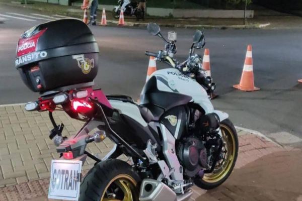 Operação Bloqueio de Trânsito recolhe 6 veículos por débitos e alterações de características