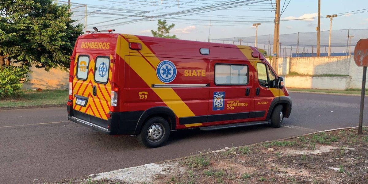 Ciclista fica ferido após ser atingido por automóvel na Rua Guaraniaçu em Cascavel