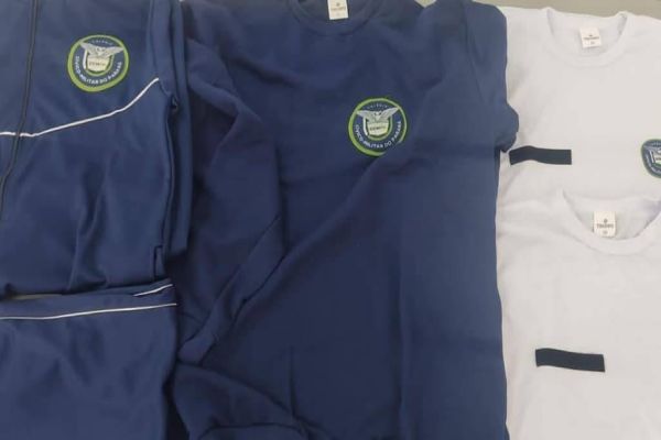 Alunos do colégio cívico-militar de Santa Tereza do Oeste começam a receber uniforme padronizado