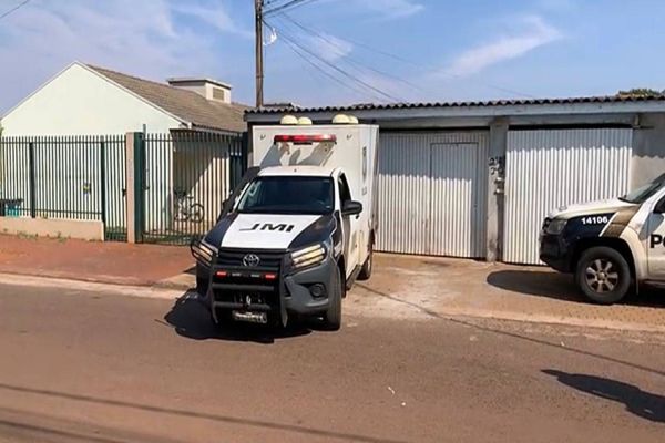 Homem é encontrado morto caindo dentro de banheiro de residência no Bairro Esmeralda
