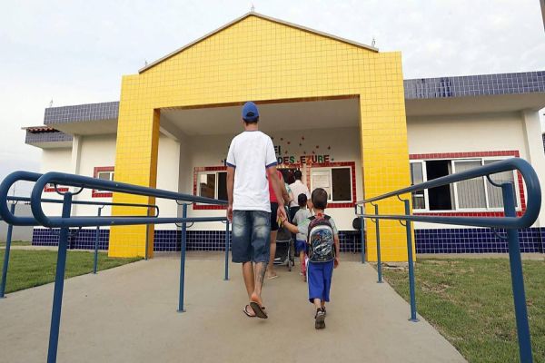 Inscrições para o teste seletivo que vai contratar professores e agentes temporários terminam amanhã