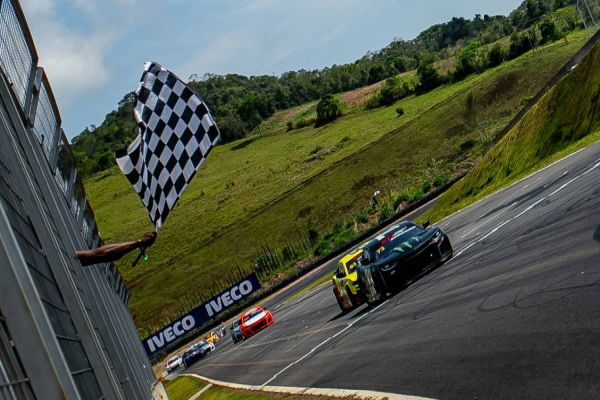 GT Sprint Race Special Edition: Francesco Franciosi leva a melhor na Corrida 2