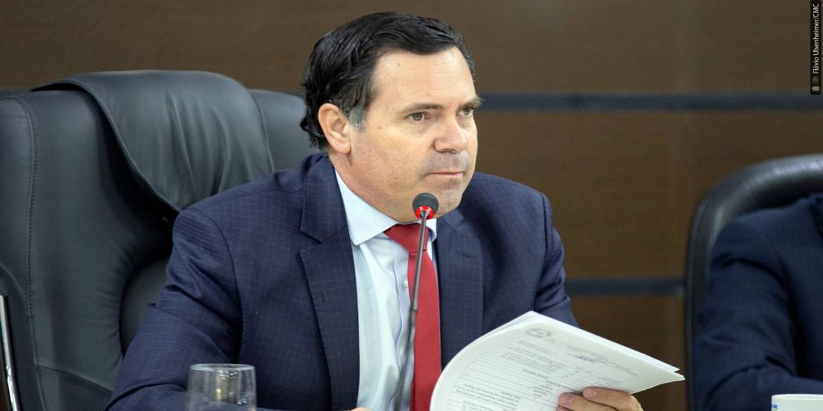 Alécio propõe homenagear todo dia 7 de abril os profissionais combatentes da covid-19