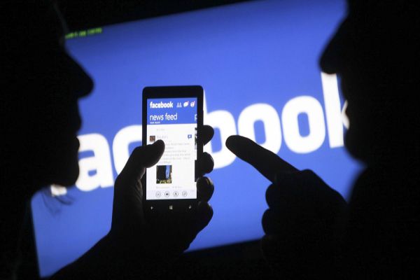 Facebook: dados de 1,5 bilhão de usuários estão à venda em fórum hacker