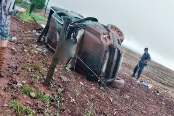 Brasileiro morre em acidente com caminhonete no Paraguai