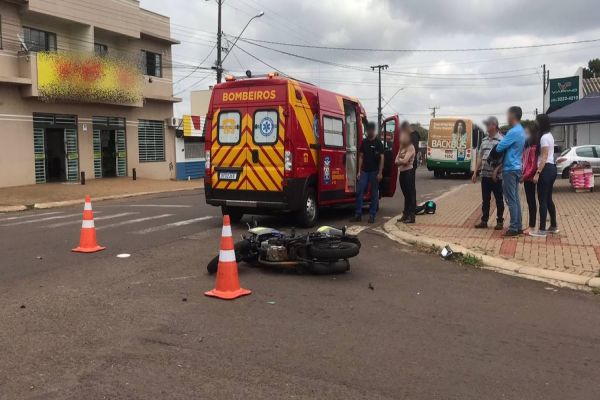 Mulher fica ferida após se envolver em colisão de trânsito no Jardim Consolata