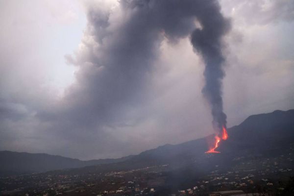 La Palma: vulcão já emitiu 250 mil toneladas de dióxido de enxofre