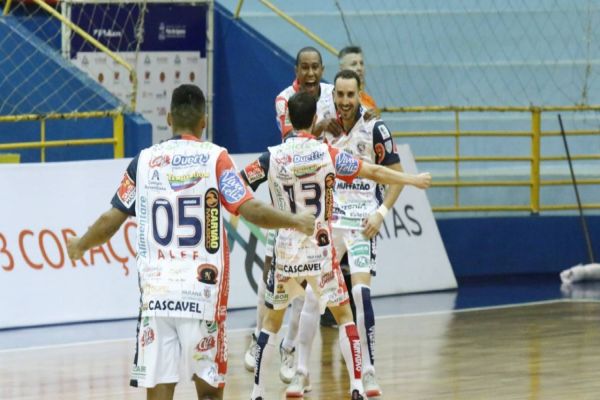 Cascavel Futsal vence o Foz Cataratas pela Liga Paraná e lidera o grupo A
