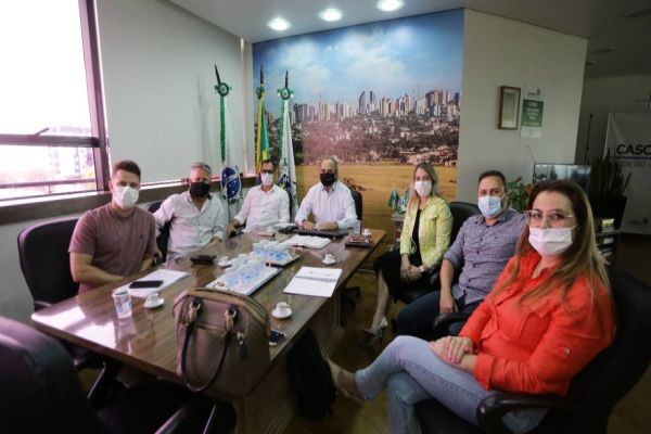Renato Silva recebe empreendedor que está construindo hotel em Cascavel