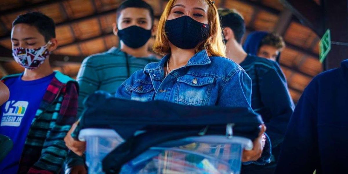 Kits de robótica são entregues para escolas estaduais de mais 42 municípios