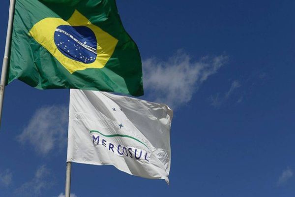 Brasil e Argentina fecham acordo para cortar tarifa do Mercosul em 10%