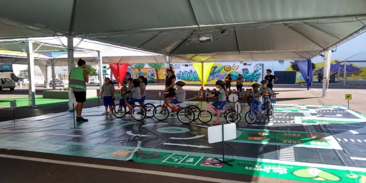 Projeto cultural conscientiza sobre a segurança no trânsito