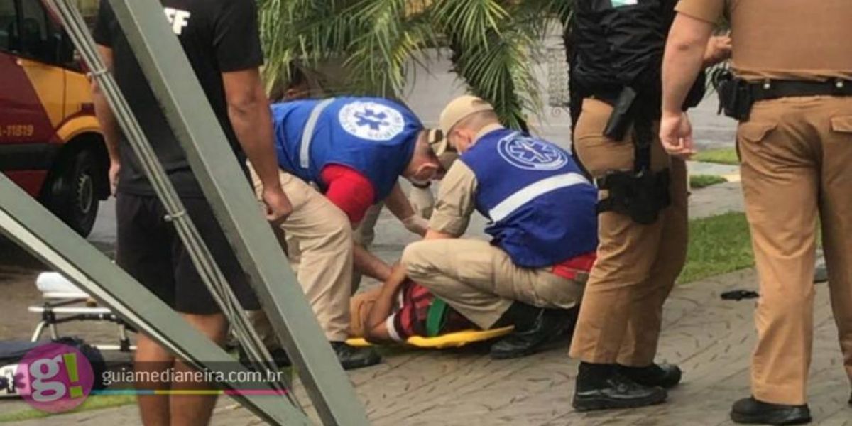 Assalto em frente à agência bancária termina com homem baleado em Medianeira