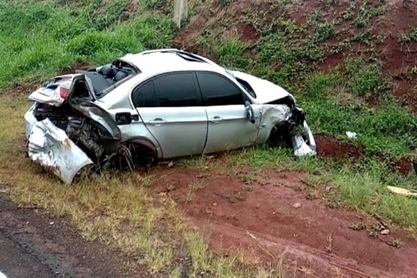 Imagem referente a notícia: Carro capota na PR-180 em Juvinópolis; Condutor é familiar da vitima fatal do acidente no Floresta