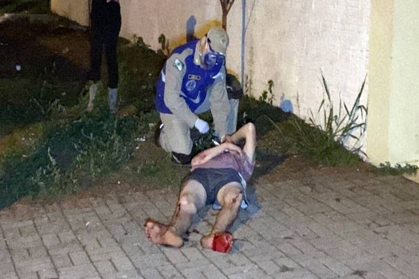 Garupa de motocicleta fica ferido após colisão de trânsito no Bairro Floresta