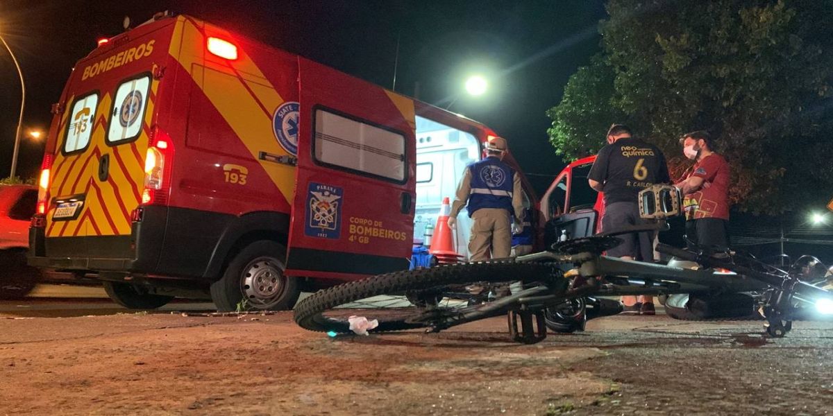 Ciclista de 14 anos fica ferido após colisão de trânsito da Rua Theobaldo Bresolin