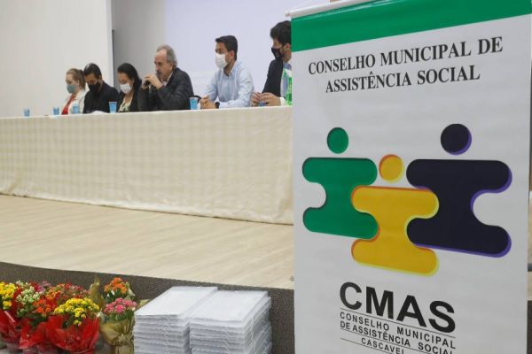 Assistência Social: Prefeito interino prestigia a posse de novos conselheiros