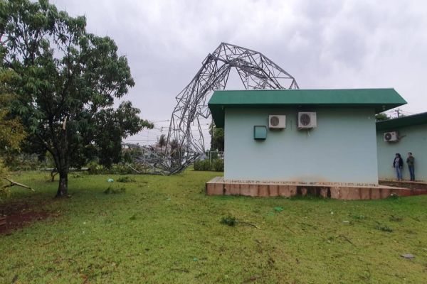 Temporal derruba torre da Rádio Vale Verde FM em Jesuítas