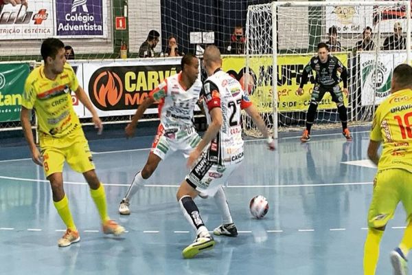 Cascavel Futsal vence e se classifica para semifinal da Série Ouro